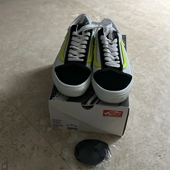 NIB! Vans Skate Old Skool - unisex (size 7 men or 8.5 women) - Picture 2 of 5